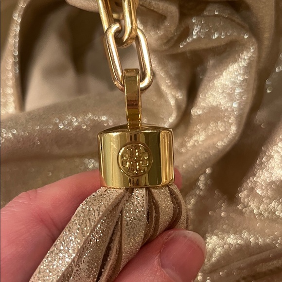 Tory Burch Gold Leather Oversized Dean Hobo EUC - Picture 3 of 11